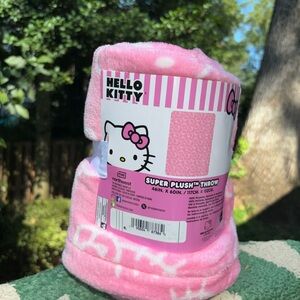 Hello Kitty Throw blanket